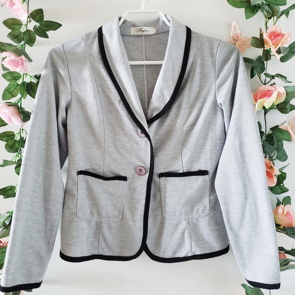 Blazer - Picture 2 of 2